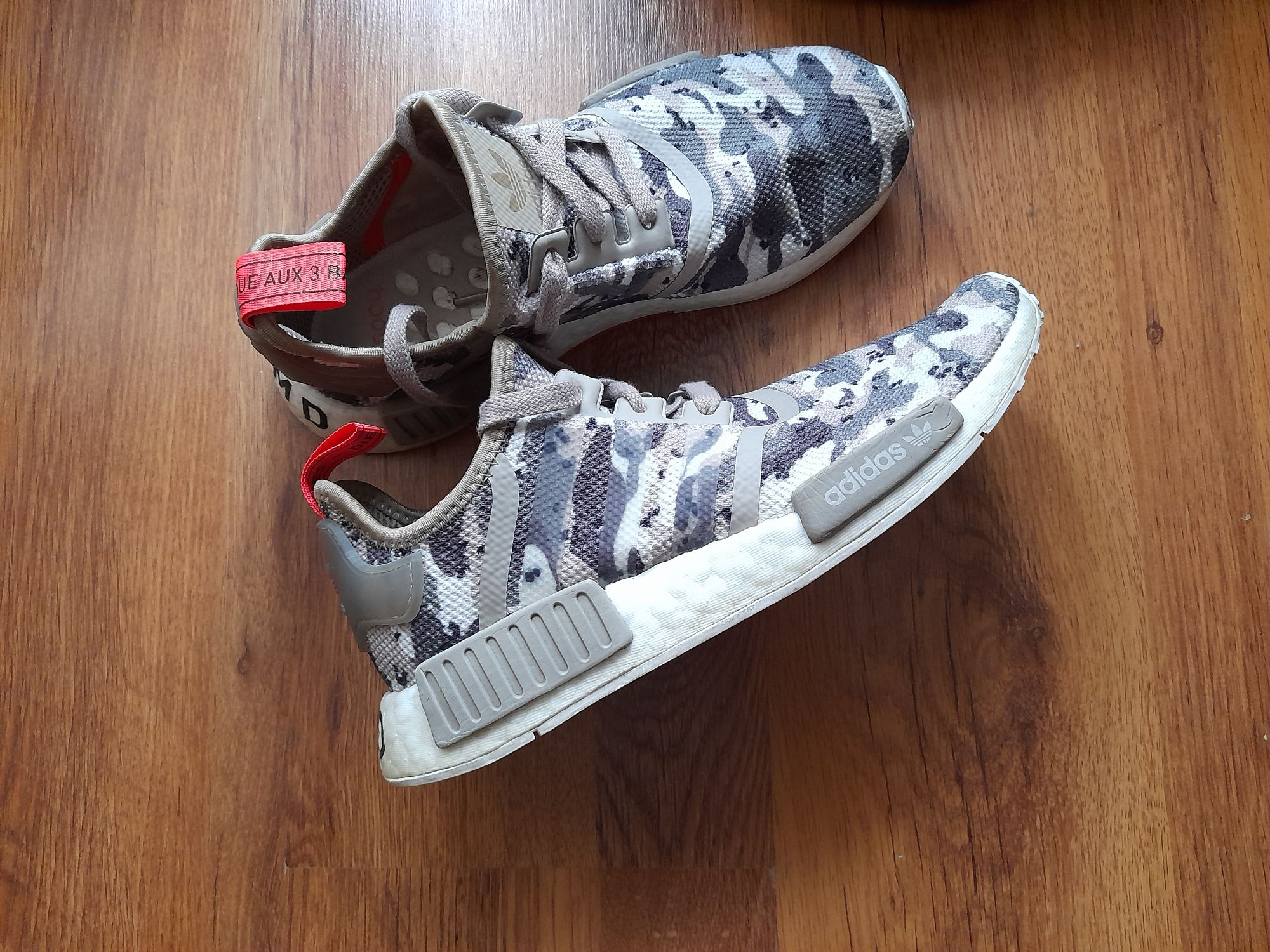 Adidas NMD R1 маратонки 40 номер.