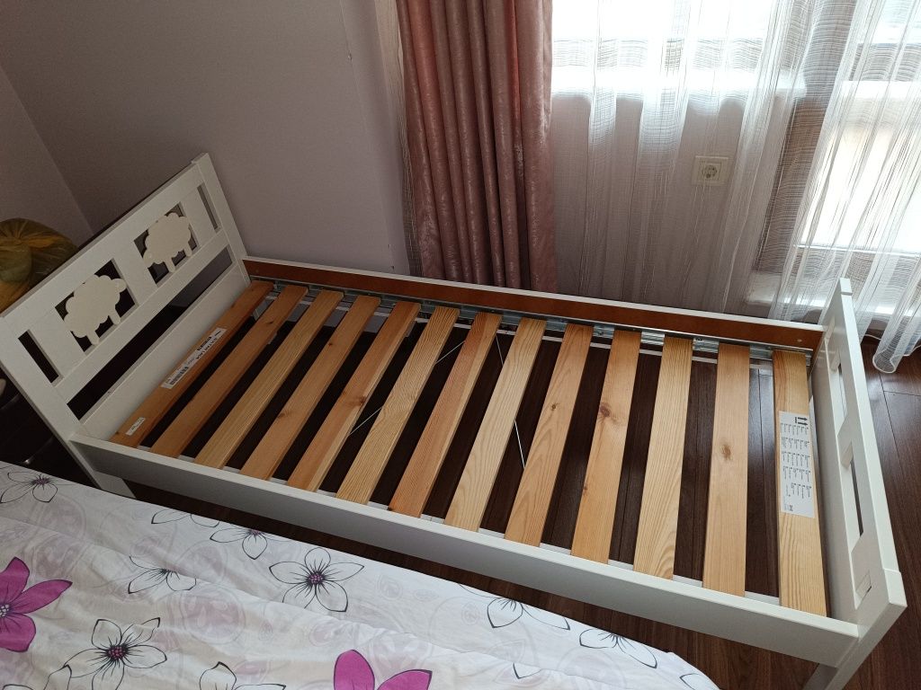 Детско легло ИКЕА с преграда + матрак и протектор. Като ново!