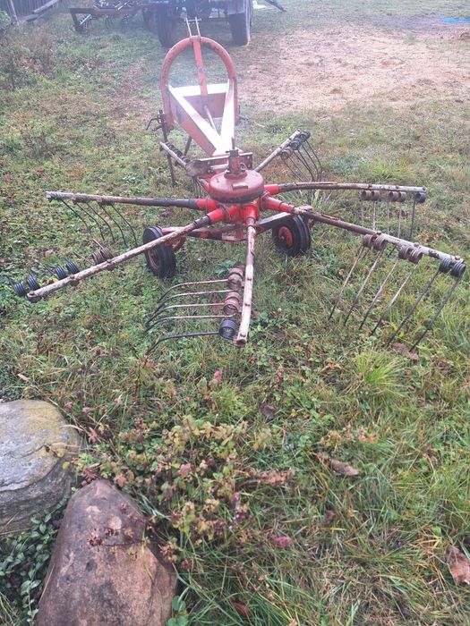 Vând greblatoare kuhn în stare perfecta de funcționare