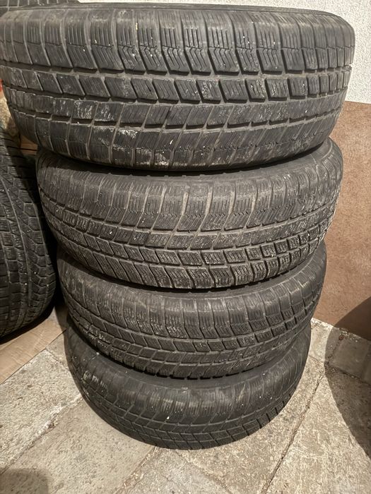 Зимни гуми 235/65/17