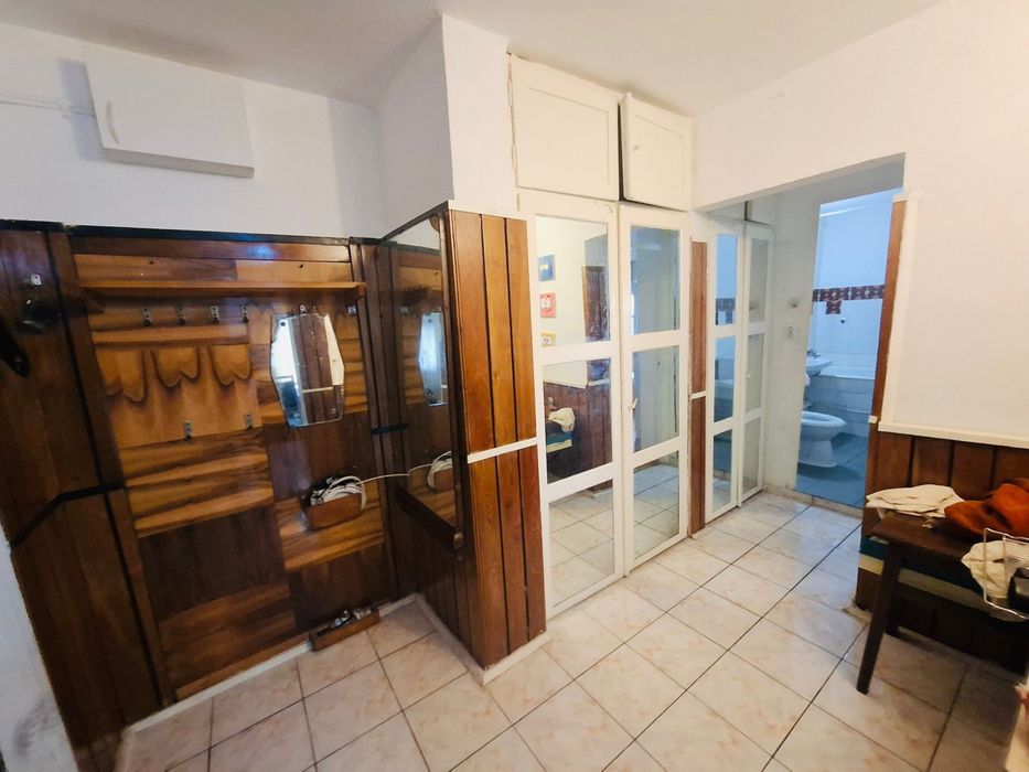 Inchiriez apartament 2 camere zona decebal