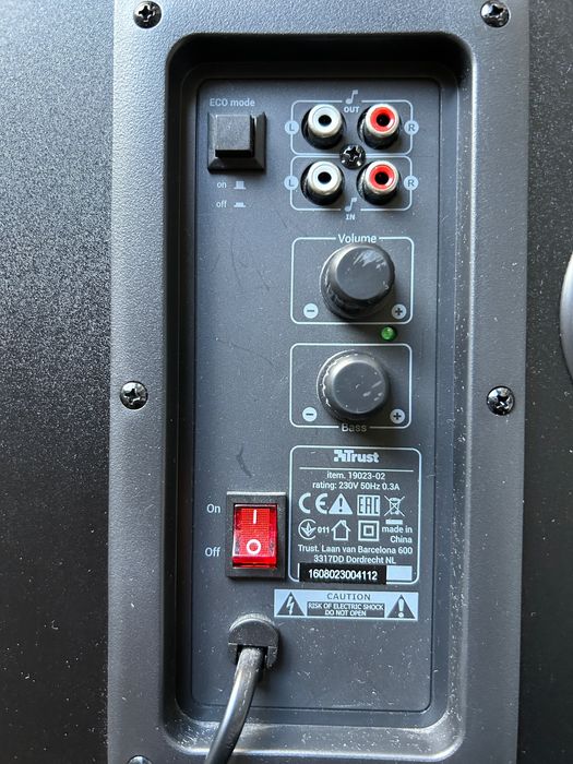 Аудио система с бас и управление