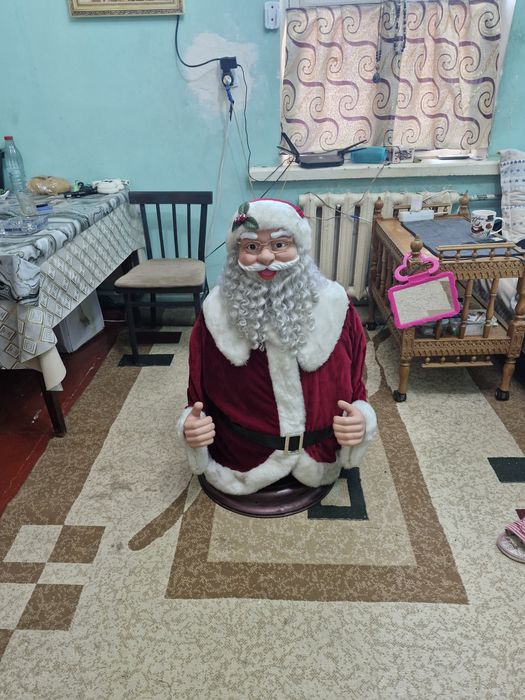 Дед мороз танцующий