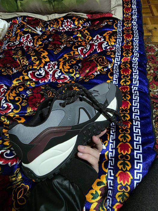 Мужские кроссовки