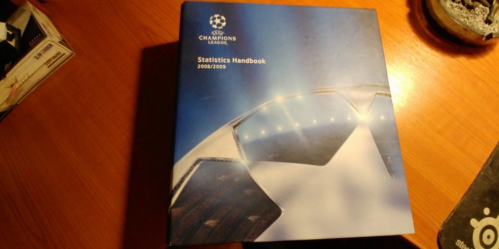 Vand Album UEFA Champions League Statistics Handbook 2008-2009 FCSB