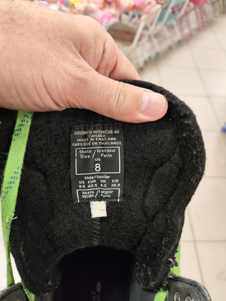 Продам форму хоккейную, взрослую.