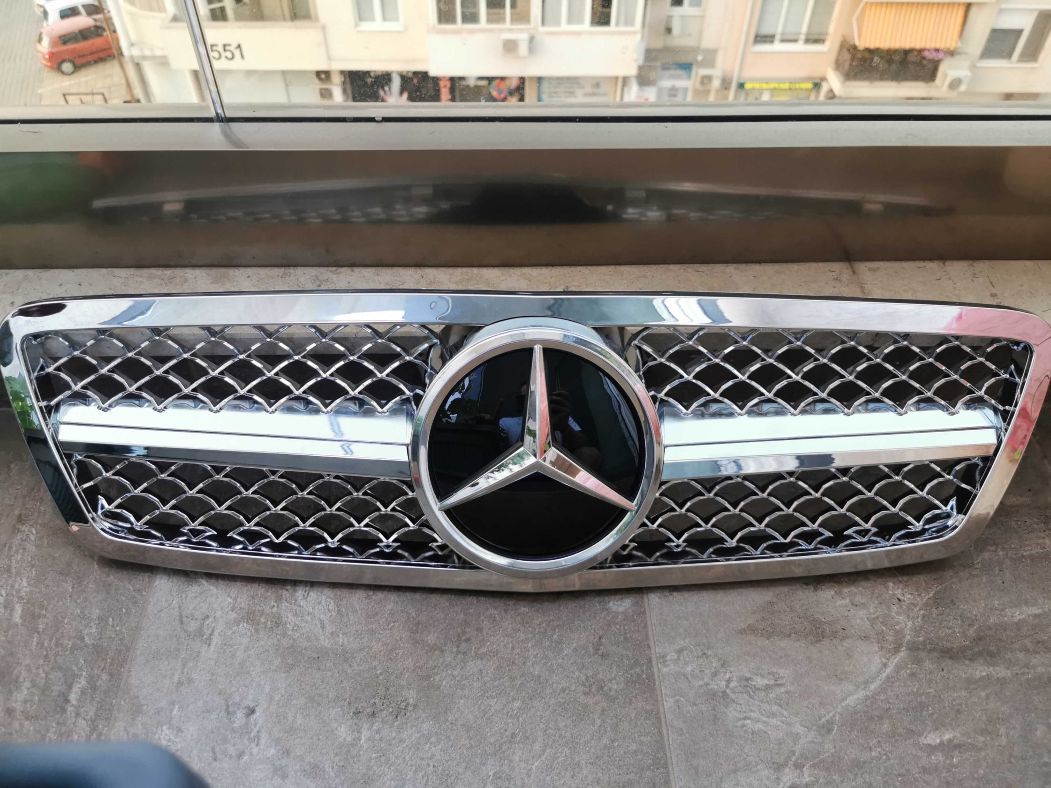 Решетка/маска с емблема тип AMG за Mercedes W203
