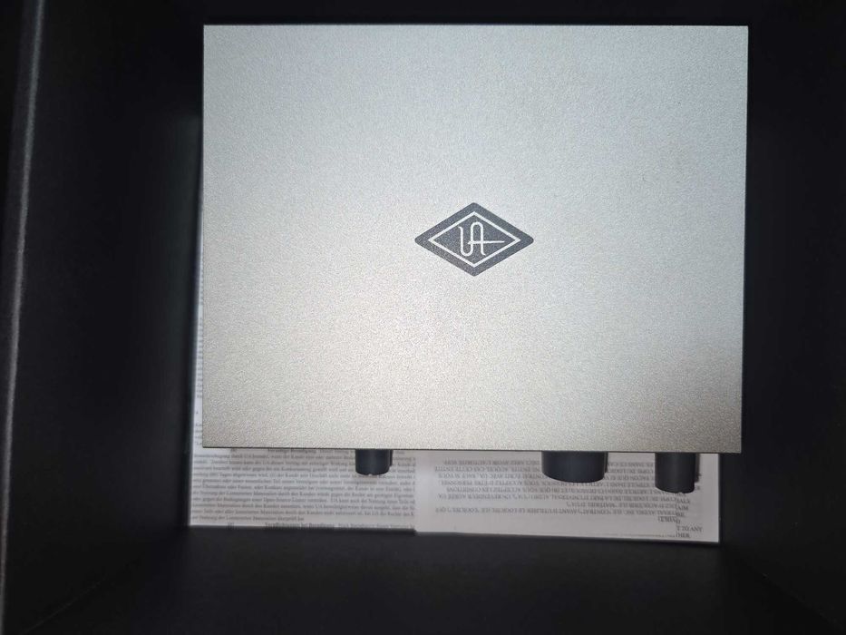 Interfata Universal Audio Volt 1 USB Recording Studio + Cablu XLR Adam