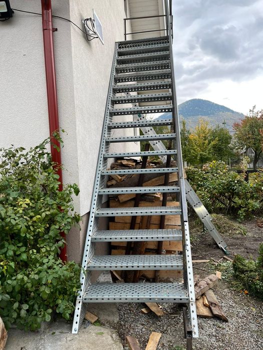 Scari metalice zincate