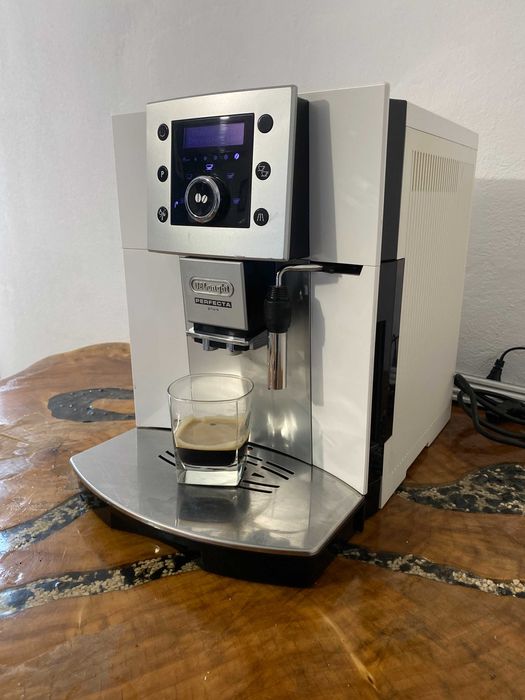 expresor / espressor cafea delonghi perfecta