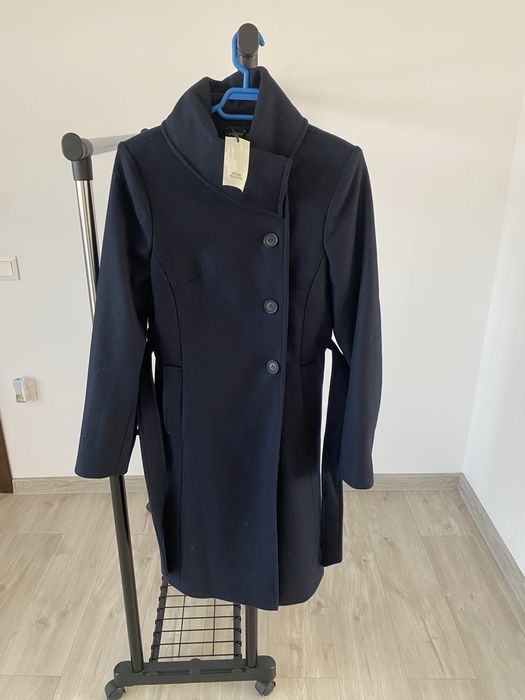Palton nou, marimea 40, compozitie lana 80%