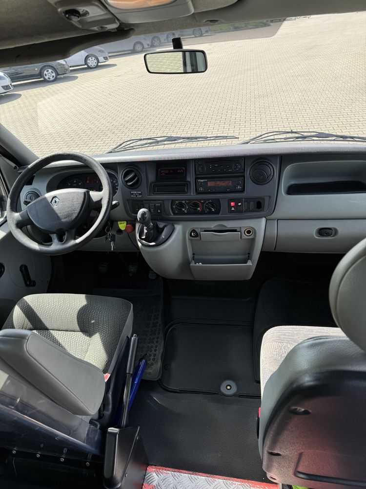 Renault Master, 16 locuri