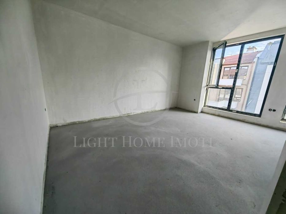 Продава се Тристаен апартамент в Пловдив, Христо Смирненски - 119 кв.м за 1256 €/кв.м - Снимка #2