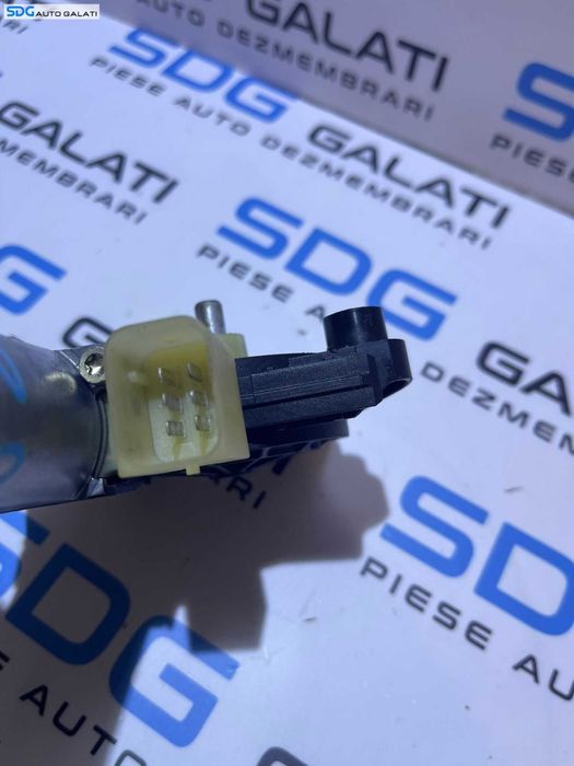 Motoras Geam Macara Electrica Usa Portiera Dreapta Spate Mercedes Clasa C Class W203 2001 - 2007 Cod A2038203042 0130822007