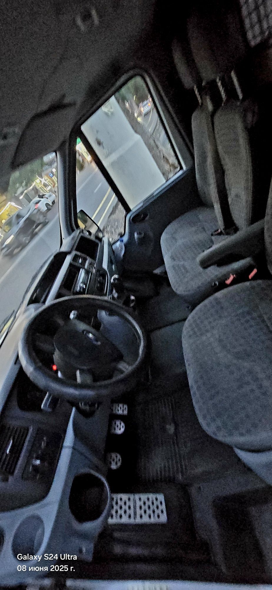 Ford transit metan gaz tayor furgon idyal sostayina hech qanqa ish yoq
