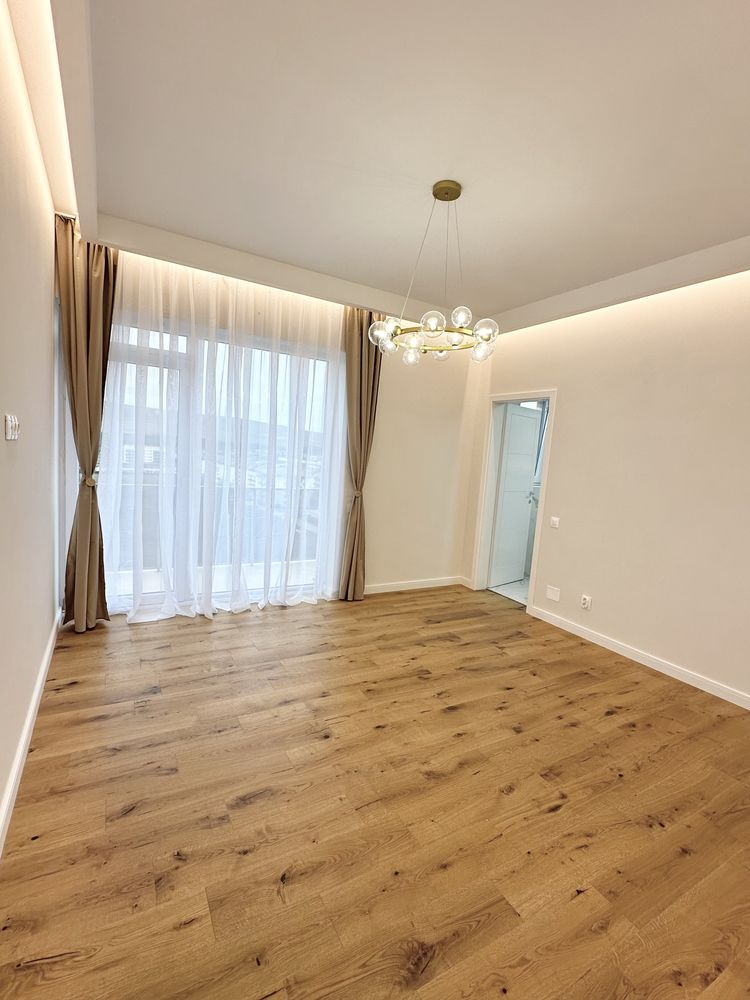 Proprietar vand apartament 90 mp, terase 30 mp, nou, ultrafinisat