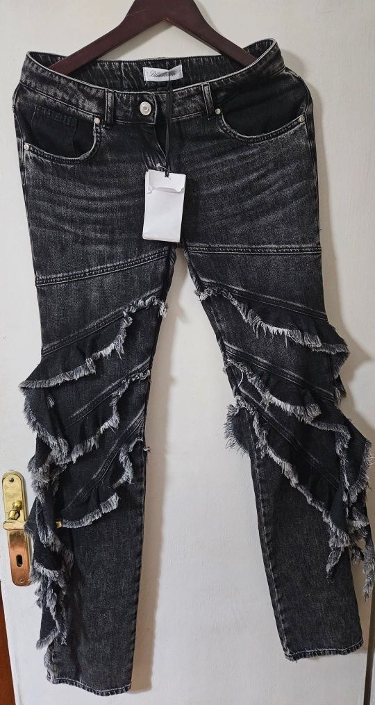 Нови дънки на Blumarine