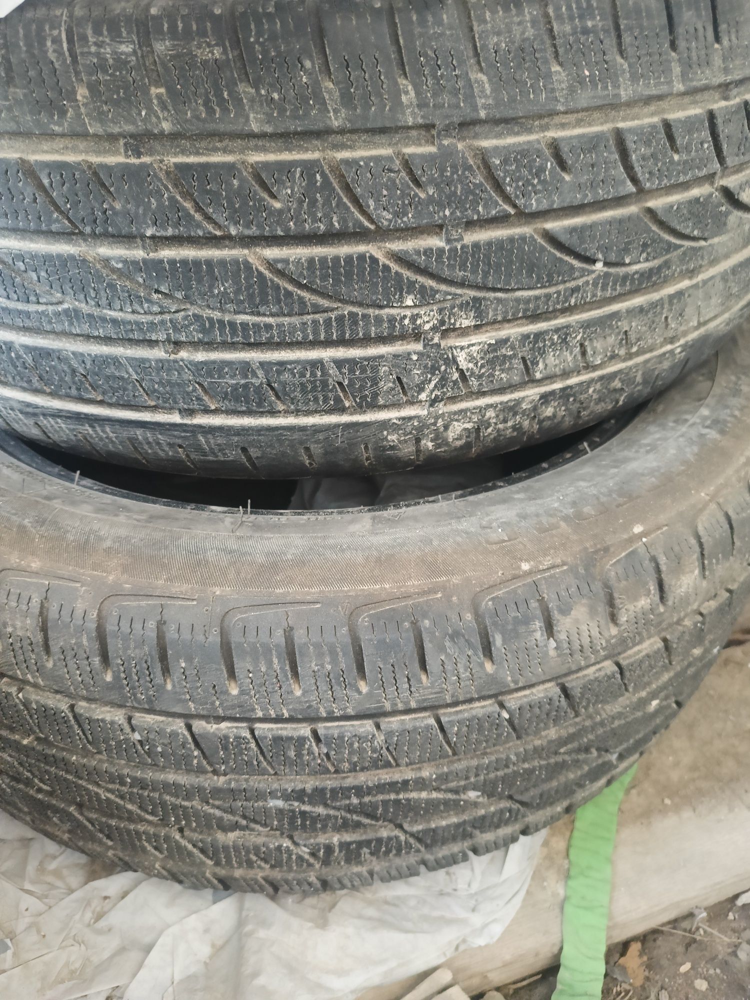 Продам зимние шины 215/55 р17