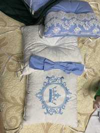 Бортики кроватку. подушки. балдахин