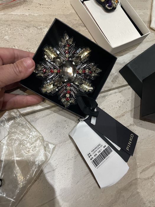 Брошки и колие pInko