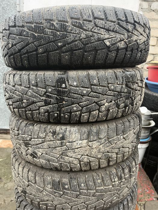 Продам комплект шин 175/70/13