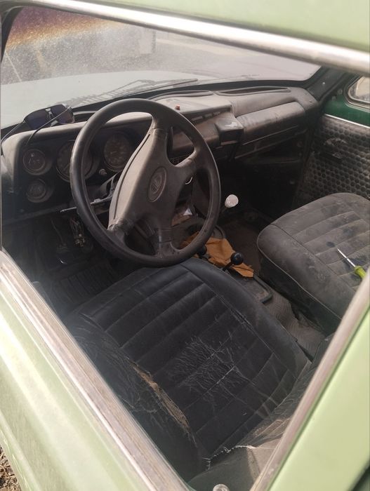 Продаю свою машину 2121