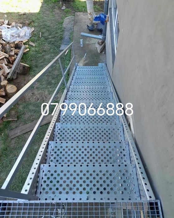 Scări metalice zincate