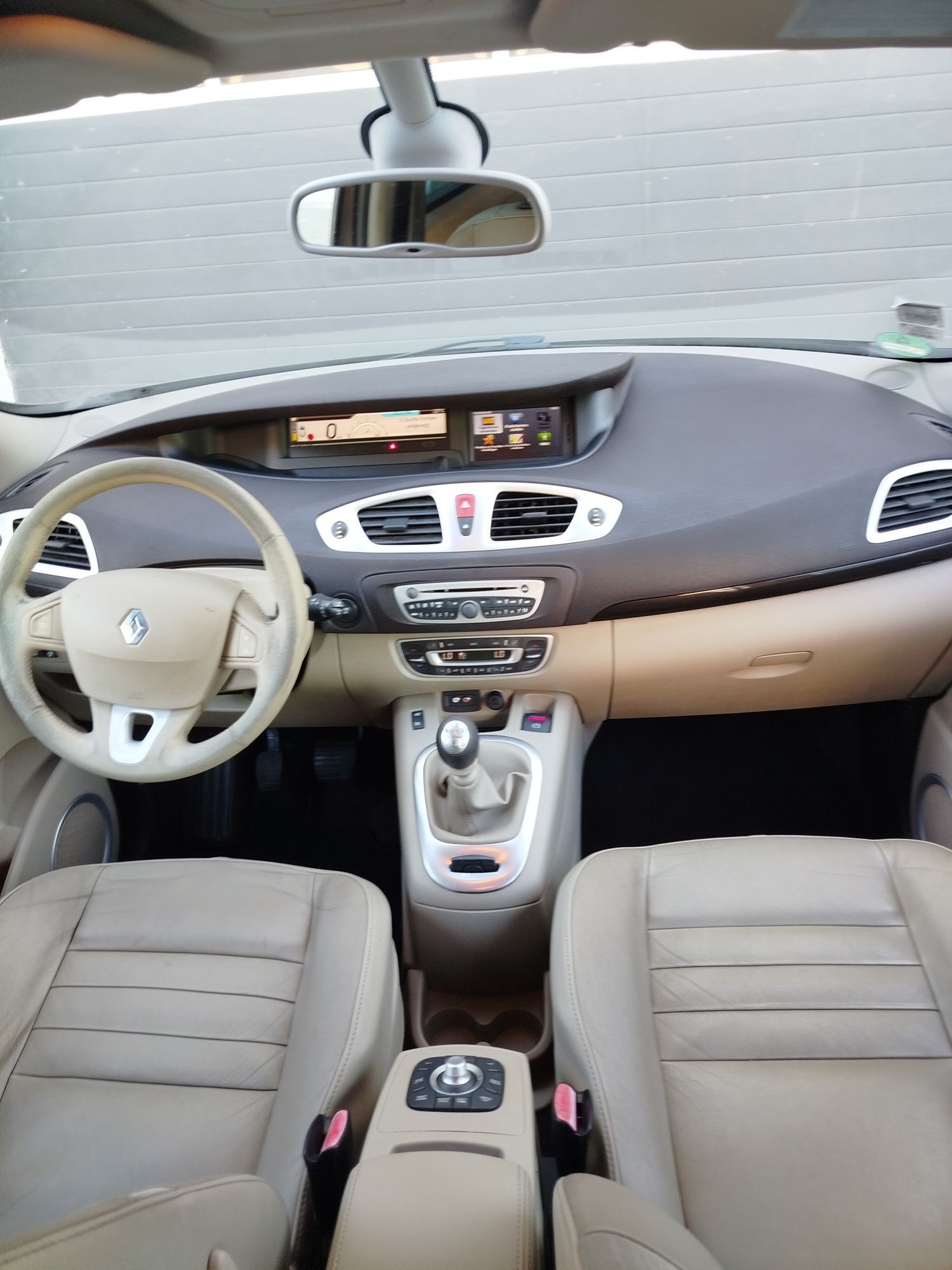 Renault Grand Scenic Luxe_Dynamic