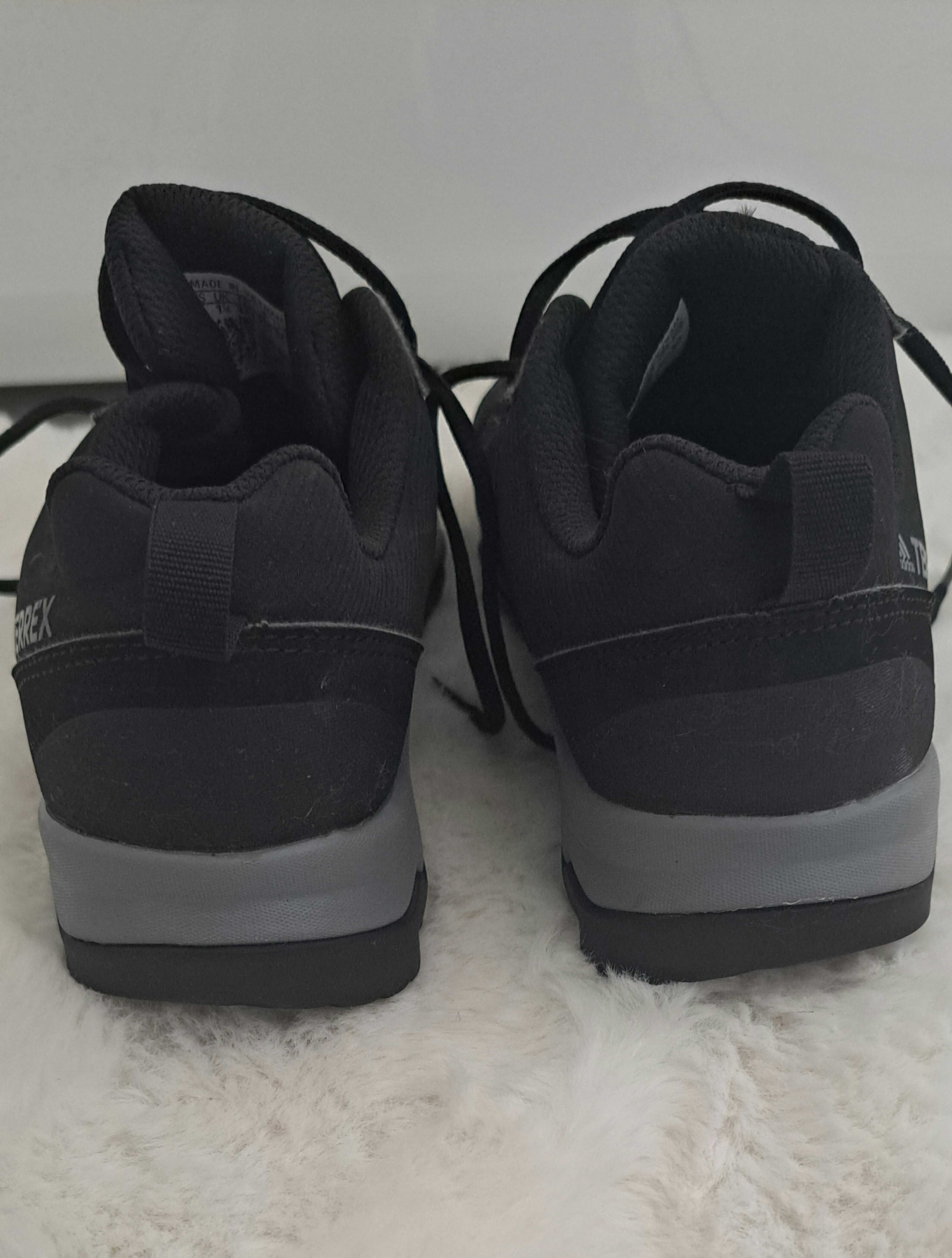 Оригинални детски маратонки Adidas    Terrex