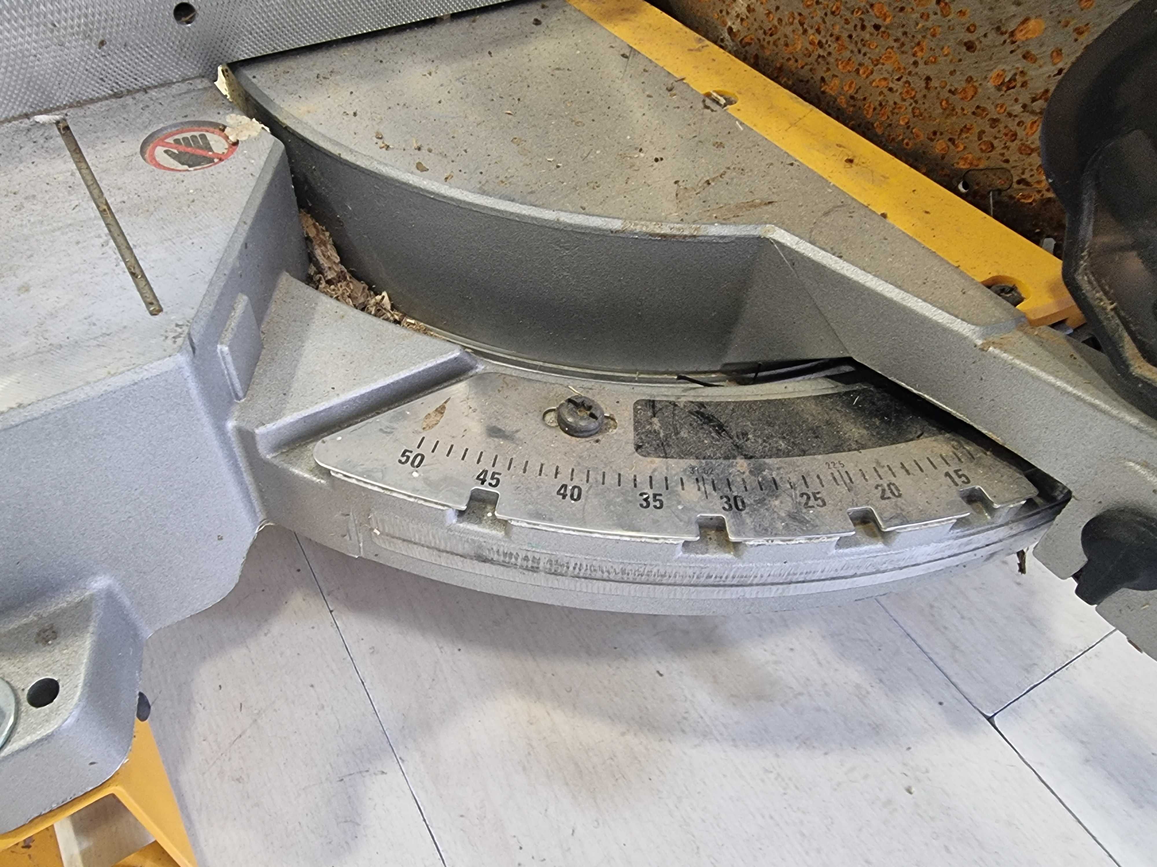 Потапящ циркуляр DEWALT DW716 / Герунг