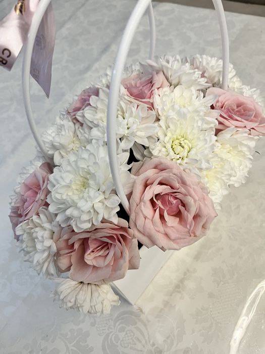 Очень милые цветочки в коробке