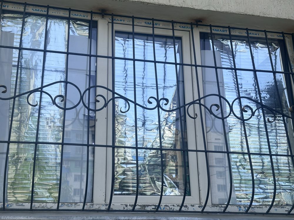 Окна б/у в отличном состояний, 4 окна, 1 дверь