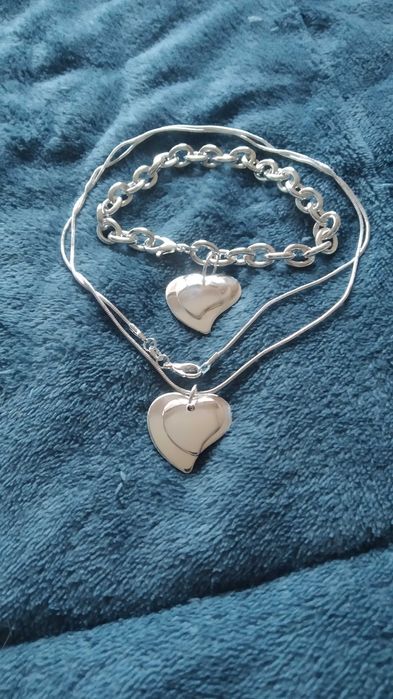 Нов, сребърен комплект дамски. 3 различни модели. В луксозна опаковка.