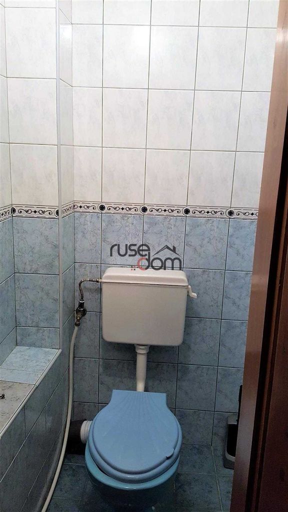 Дава се под наем Тристаен апартамент в Русе, Център - 101 кв.м за 382.5 € - Снимка #9
