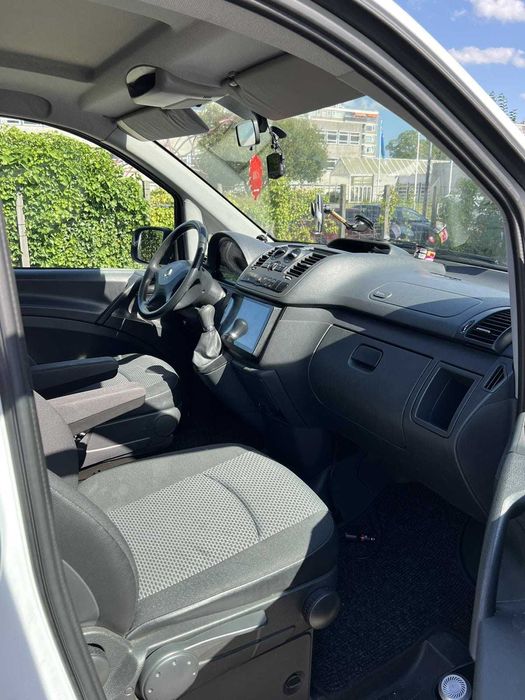 Vând mercedes vito