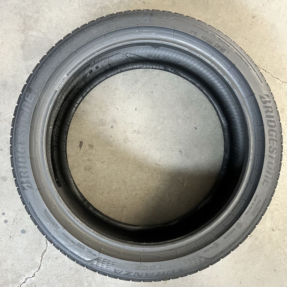2 Anvelope vara 245 40 19 Bridgestone DOT 2022