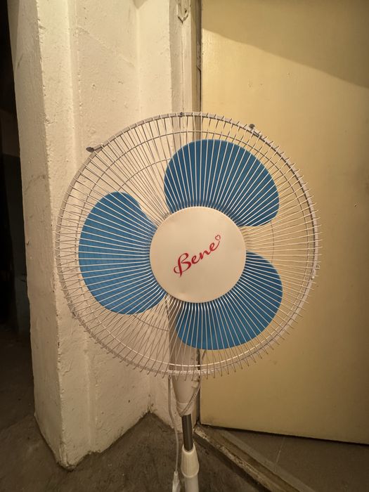 Вентилятор почти новый в идеальном состоянии