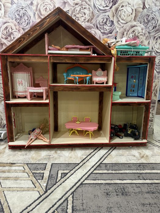 Продам кукольный домик