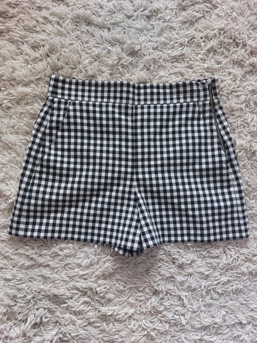 Pantaloni scurți Zara mărime s
