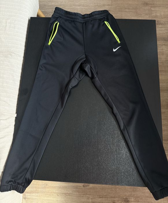 Pantaloni Nike barbati, originali