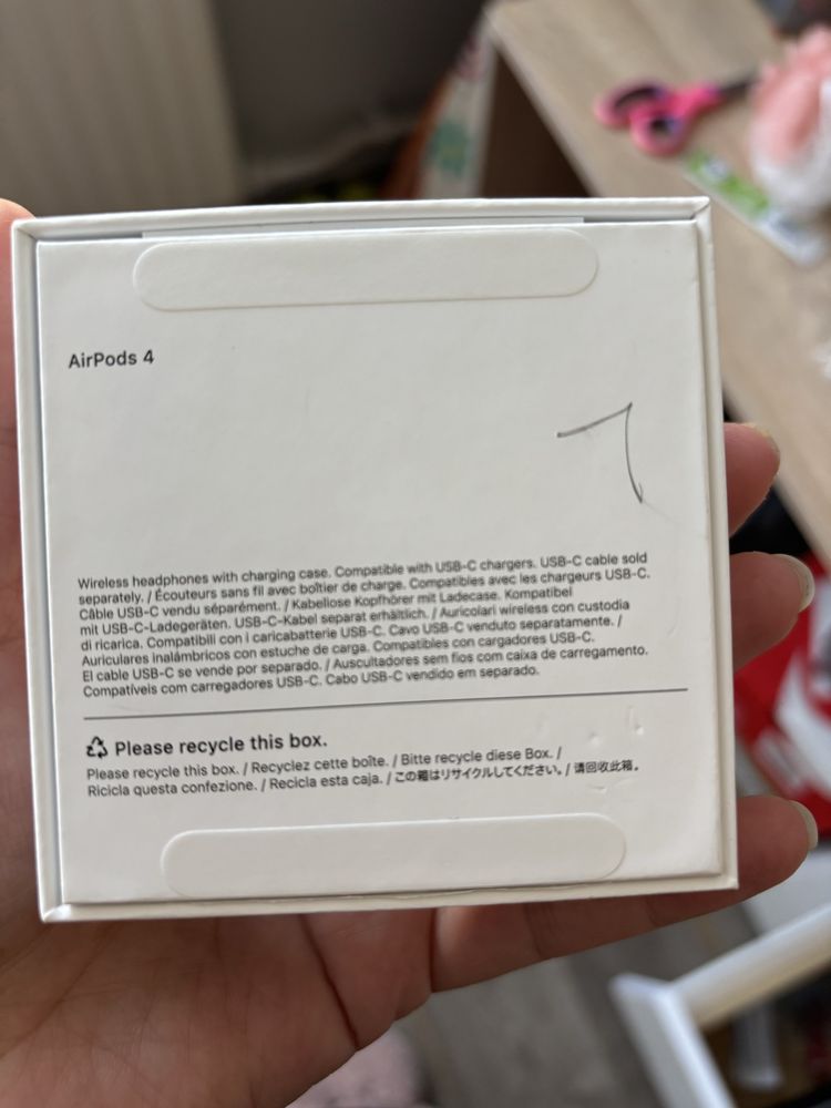 Слушалки Apple airpods 4