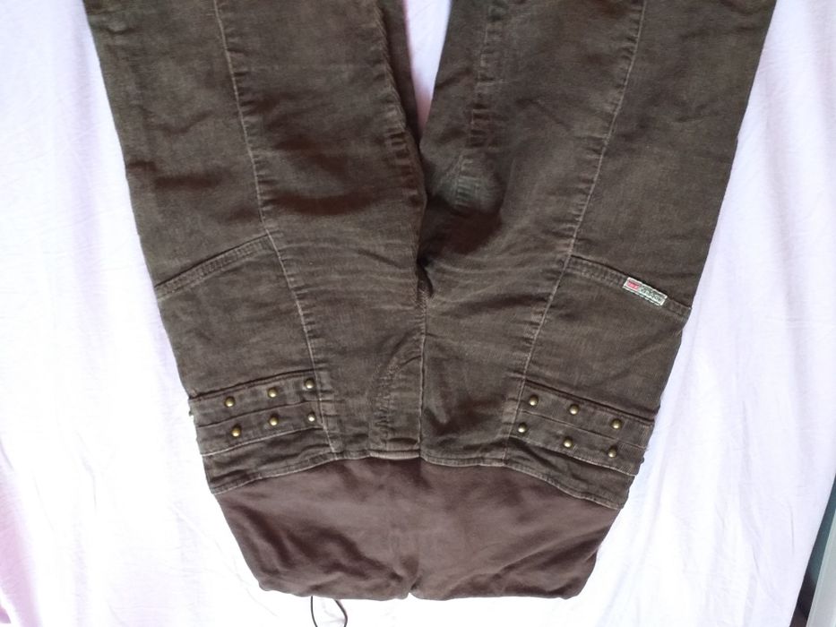 Кадифени джинси за бременни