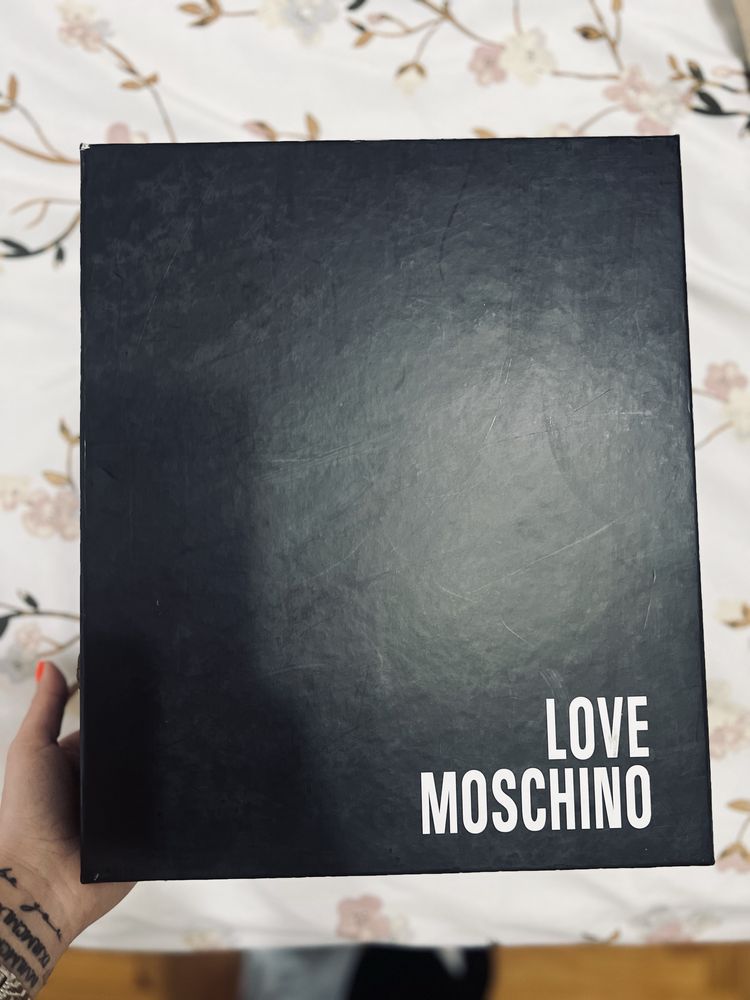 Tenisi Love Moschino