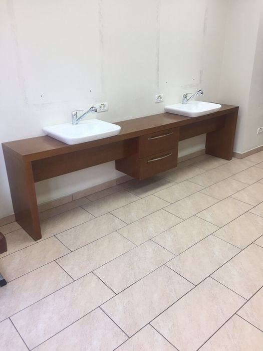 Mobilier baie / Posturi de lucru sau chiuvete separate