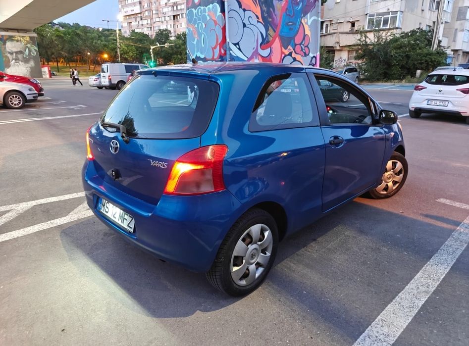 Vând Toyota Yaris 2008 1.0 benzină