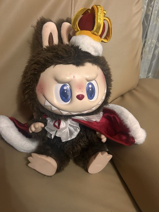 Labubu rege original Pop Mart