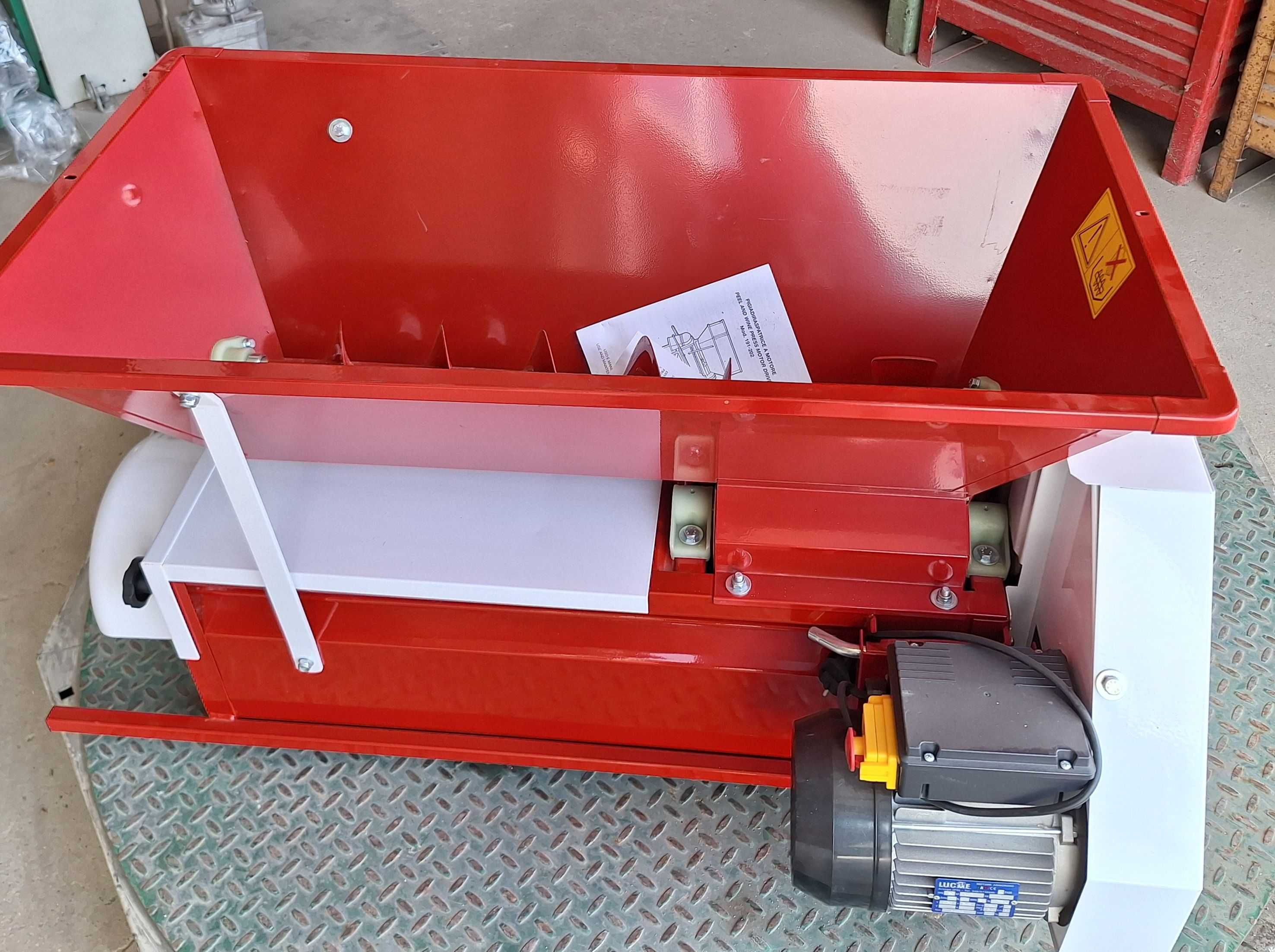 Desciorchinator struguri cu motor MODEL NOU DMC-191, separator inox
