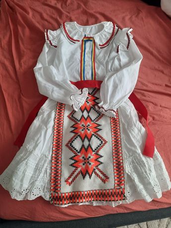 Costum popular national-tradițional 7-9 ani
