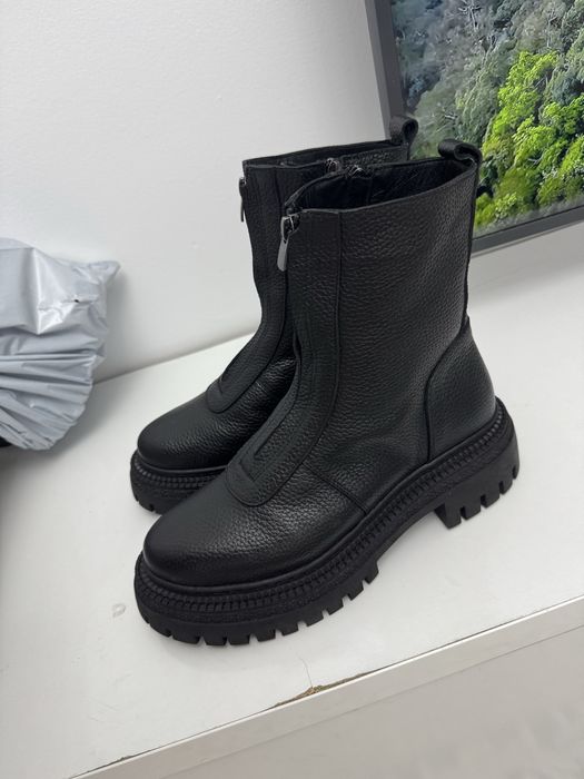 Продам новые кожаные зимние ботинки