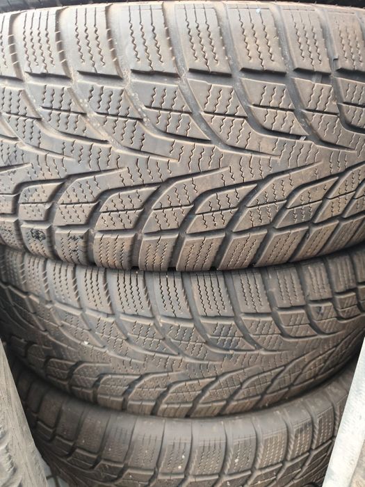 Продам зимнии автошины в отличном состоянии 3 шт